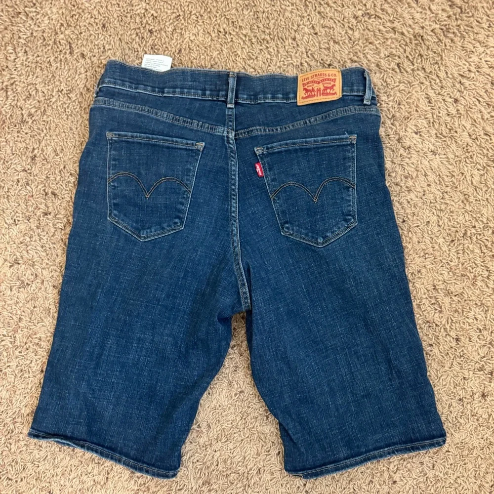 Levi’s Bermuda Jean Shorts Women’s size 30 - Picture 11 of 14